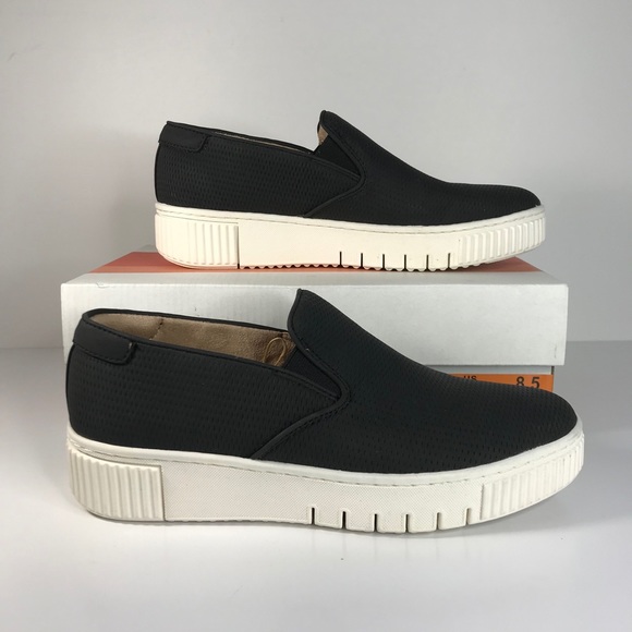 naturalizer slip on sneakers black